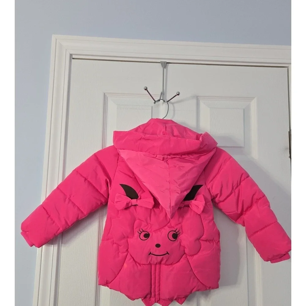 Girls Hooded Puffer Jacket Size M. Has an‎  animal design on the back